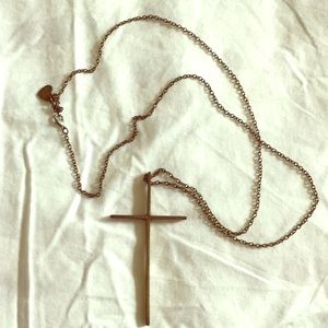 💗 Brandy Melville cross necklace